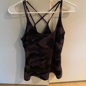 Old navy camo active wear top